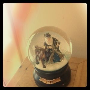 2012 Christmas snow-Globe